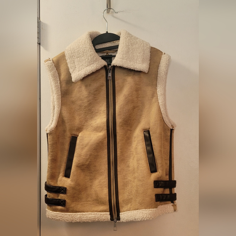 Wild Fable Tan and Cream Vest with Brown Accents